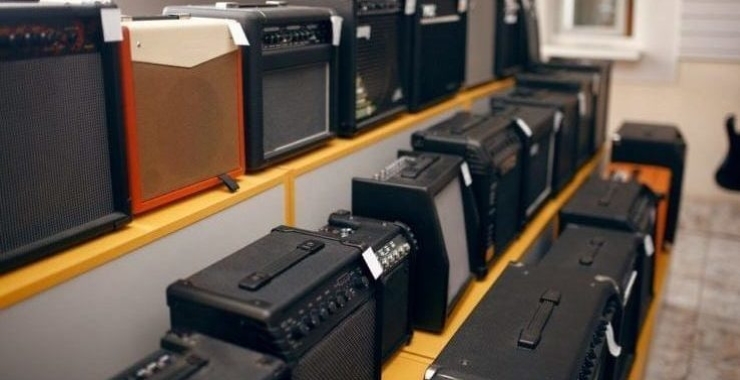 Various sizes of keyboard amplifiers in a shop